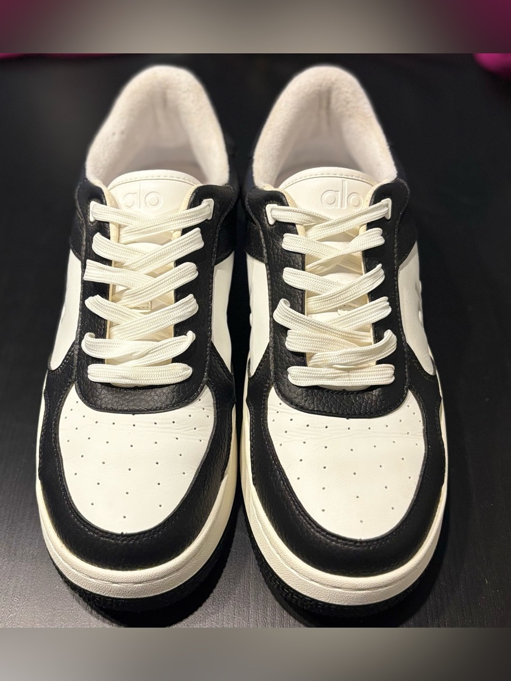 ALO Yoga Recovery Mode Low Top Black White Vegan Leather Sneakers Size 11